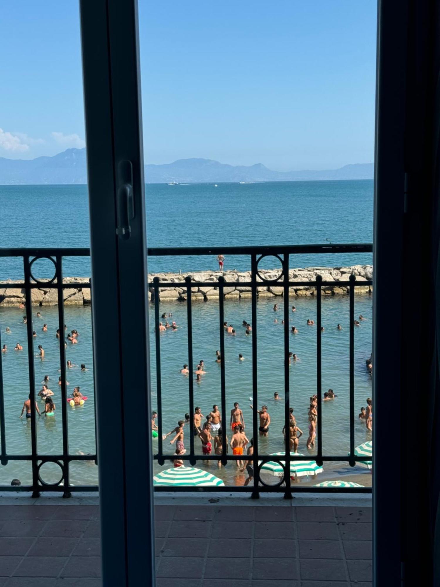 Appartement Wanderlust Aria Di Mare à Naples Extérieur photo